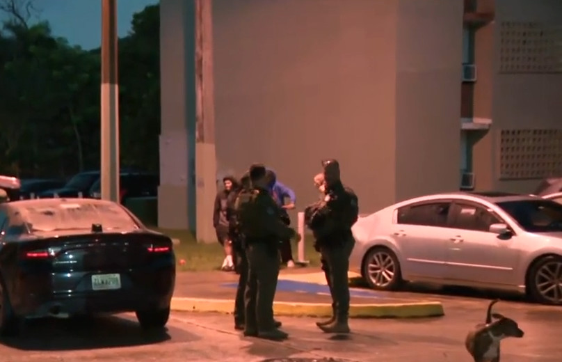 Video: Arrestan a hombre tras ocupar ilegalmente apartamento en residencial público de Carolina