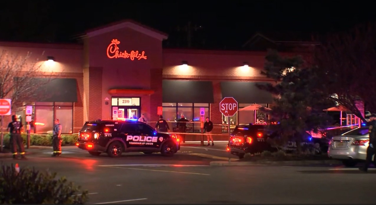 Video: Tiroteo en Chick-fil-A deja un muerto y seis heridos en Nueva Jersey