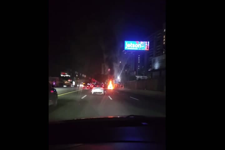 Video: Ahora vehículo incendiado en la Baldorioty