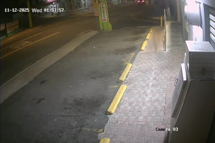 Video: En video momento en que ?Cacos? Destrozan y roban panadería en Gurabo