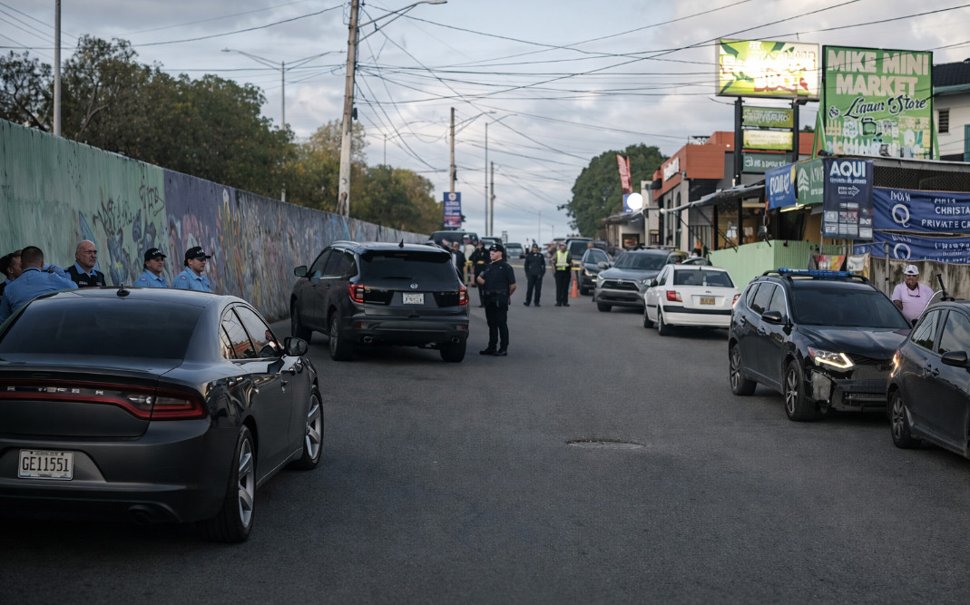 Video:Autoridades investigan la muerte de una mujer en Hatillo y un doble asesinato en Arecibo